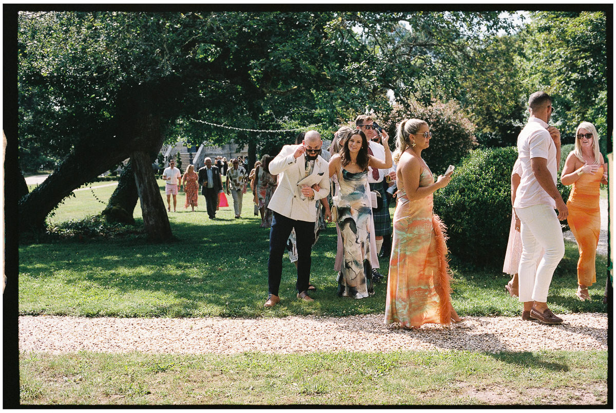 FRANCE WEDDING ON ANALOGUE FILM CHATEAU DE LA VALOUZE 031 FRANCE WEDDING ON ANALOGUE FILM CHATEAU DE LA VALOUZE 031